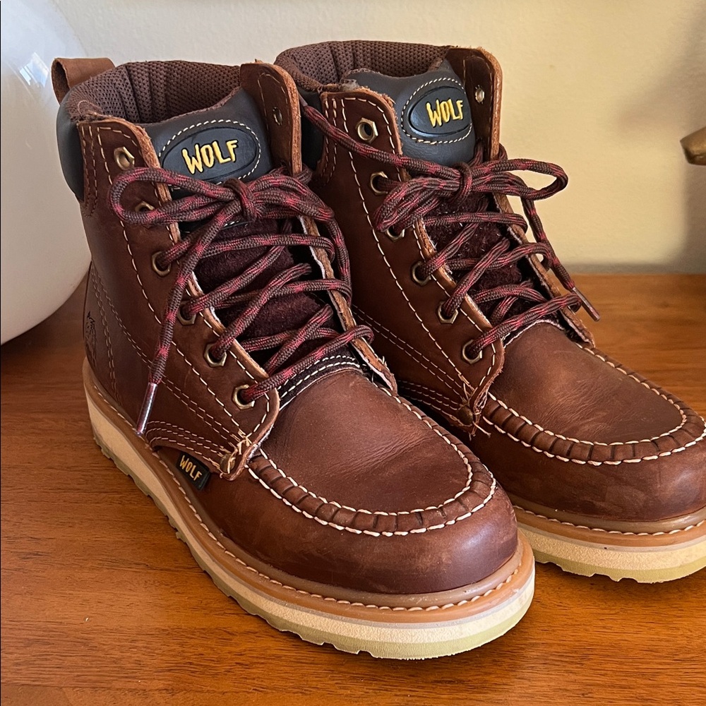 WOLF unisex Chestnut Leather Boots women’s 7, mens 5.5